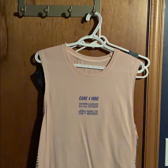 3 for 30$ tank top, or 10 each - Picture 2 of 4